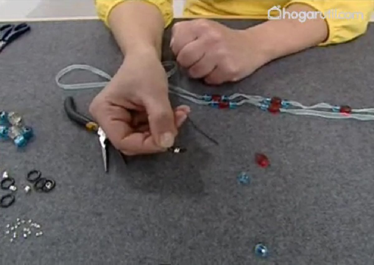 Manualidades   Crear un colgador para gafas   paso 3