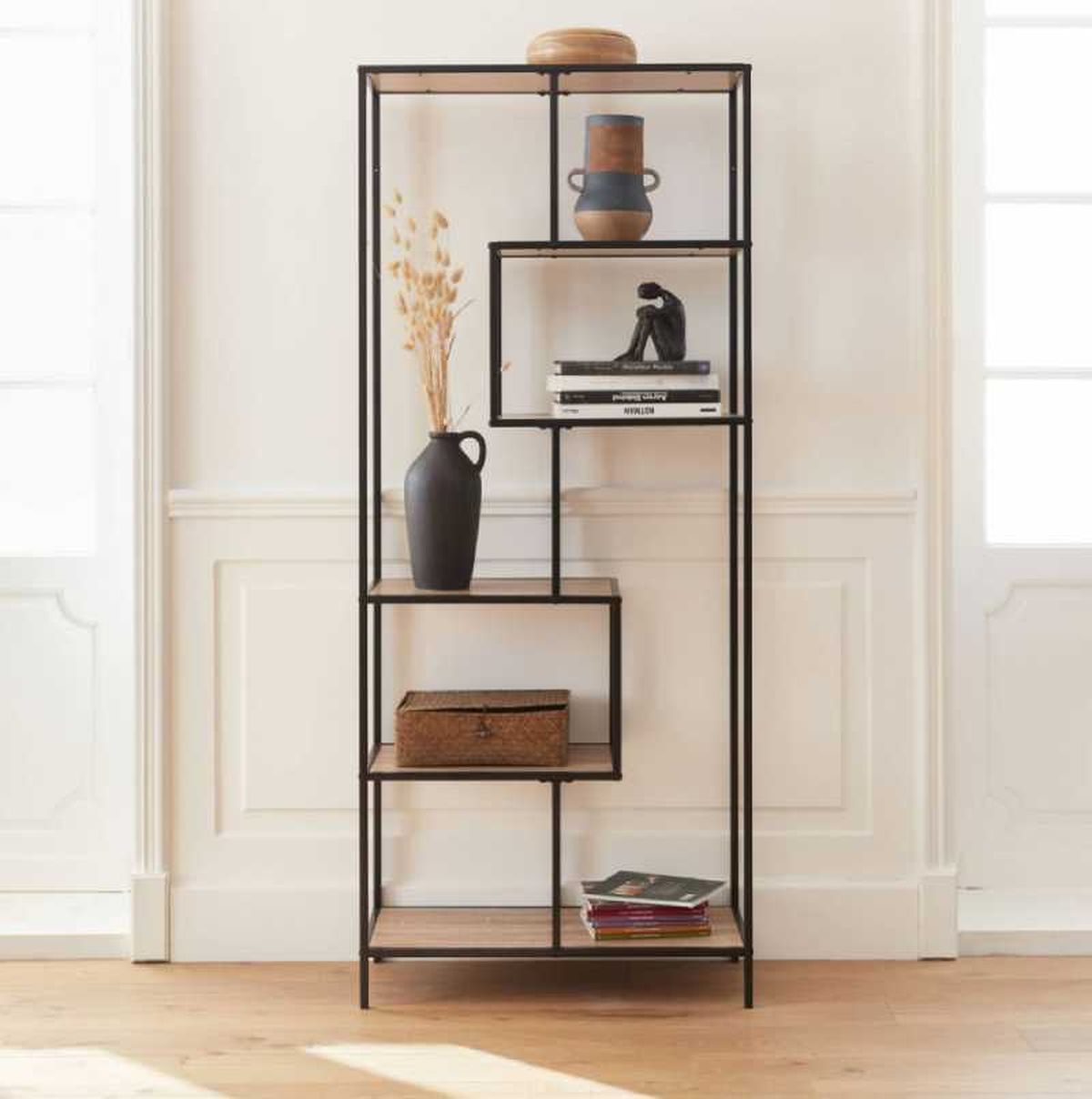 Estantería industrial de 6 niveles.