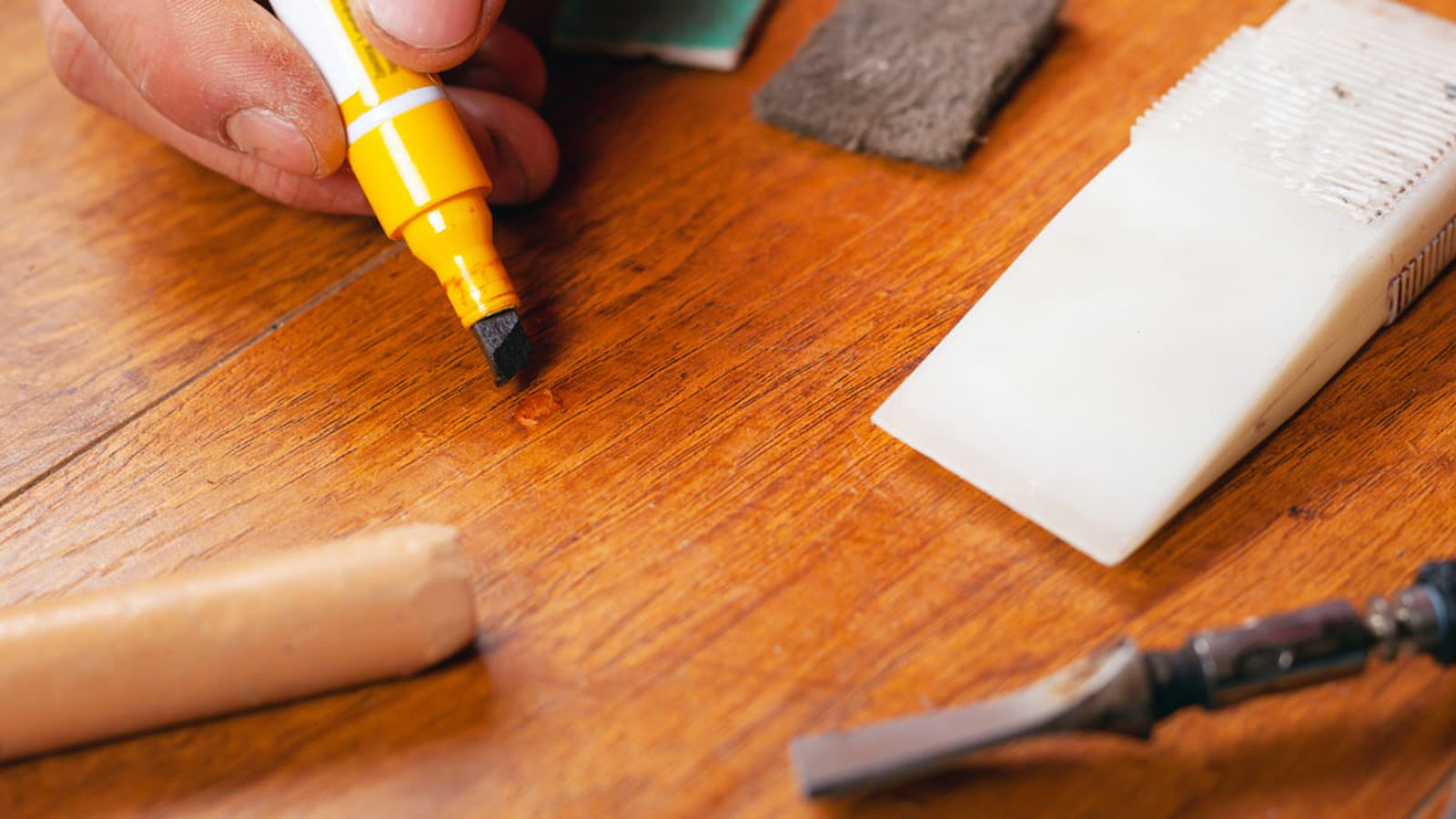 reparar suelo laminado 2