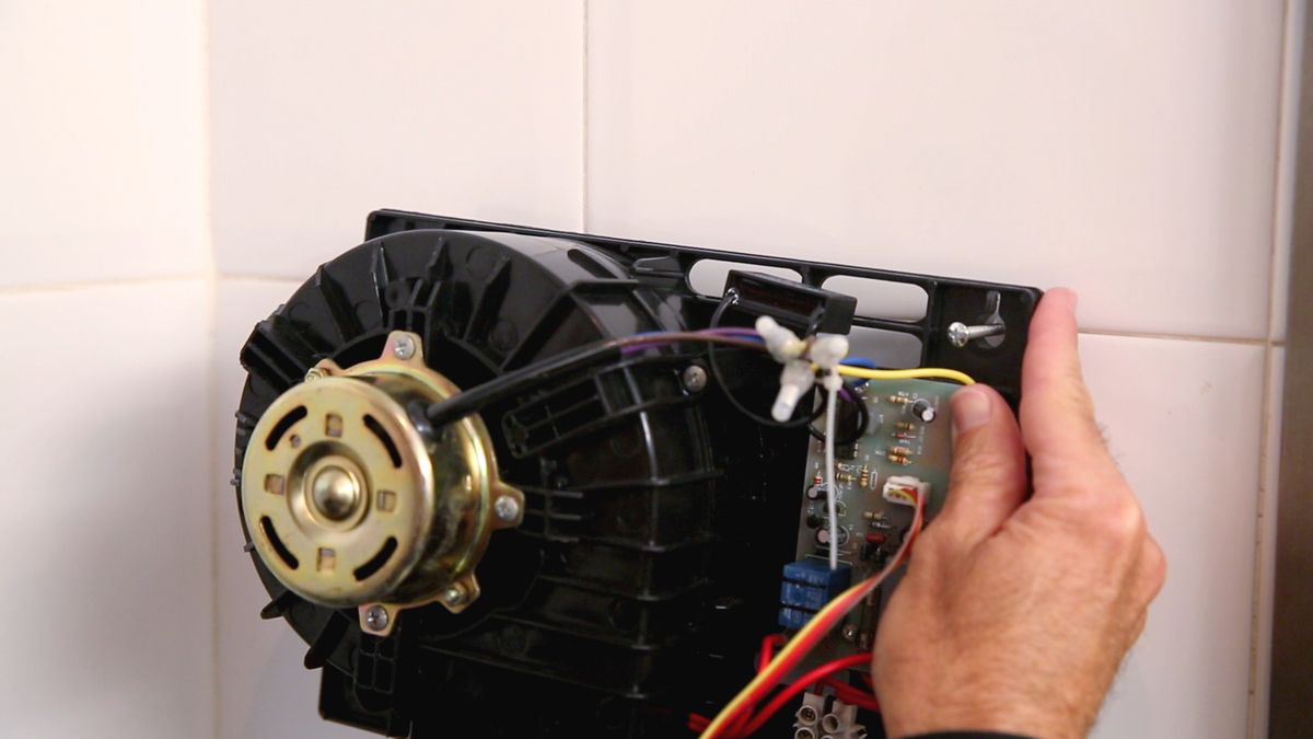 Cómo colocar un secador de manos paso 7