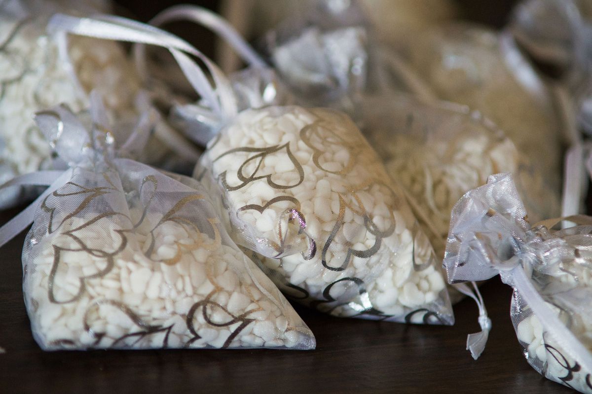 Ideas para presentar el arroz en una boda bolsas