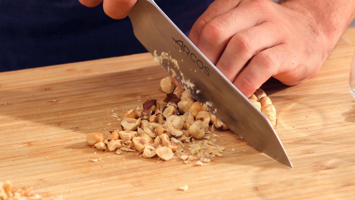 Ensalada de ahumados con vinagreta de frutos secos   Paso 1
