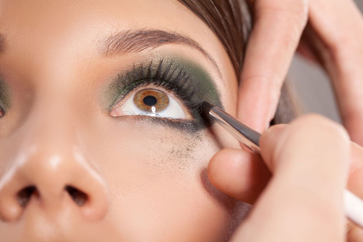 belleza maquillaje ojos ahumados verde